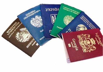 Перевод паспорта с нотариальным заверением.