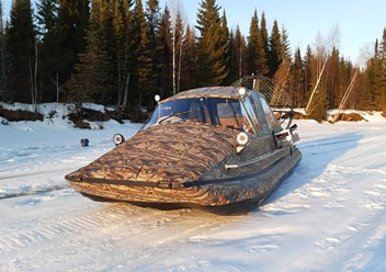 Гибридная аэролодка Роза ветров модель комфорт РВ-6НШ. на снегу