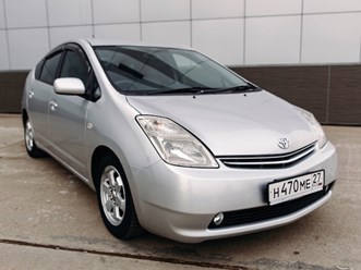 Toyota Prius от 1400 рублей в сутки