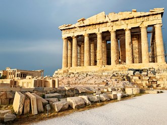 Греция – страна удивительной красоты, где яркое солнце согревает жителей практически круглый год. Страна располагает к незабываемому и потрясающему отдыху.