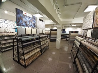 Строителей 18, "Обойный ряд"