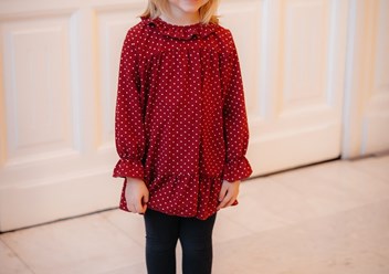 Фаворит сезона. Универсальное, комфортное платье в актуальный классический горох. 

Материал - супер-софт премиум класса!
Принт - горошек в бордовом цвете.
Платье отменно держит и сохраняет форму