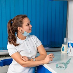 Наш врач-гигиенист. Делает чистку зубов и гигиену полости рта