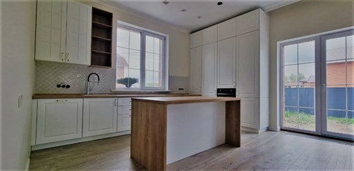 Большая классическая кухня в белом цвете ❤
⠀
Наша новая работа кухонный гарнитур фасады МДФ Эмаль , каркас ЛДСП EGGER, фурнитура МакМАрт
⠀
Фасады МДФ пленка ПВХ
Столешница ЛДСП EGGER под цвет боковин