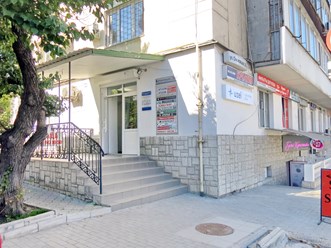 Узел магазин морских товаров
Вход через крыльцо офисов на ул. Очаковцев
