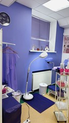 Удобное кресло гинеколога зона для переодевания тампоны прокладки салфетки все для девочки вашего удобства