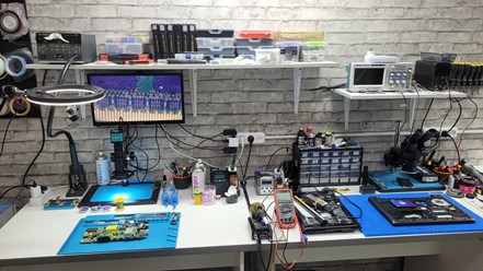 Рабочее место для ремонта ноутбуков и пайки