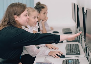 Компьютерные, творческие, развивающие направления, школьные предметы - это все вы можете найти в нашем центре в трех филиалах в Нижнем Новгороде!