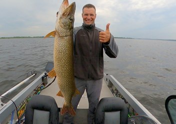 Хорошая рыбалка с гидом