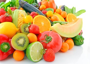 Всегда в наличии свежие фрукты и овощи