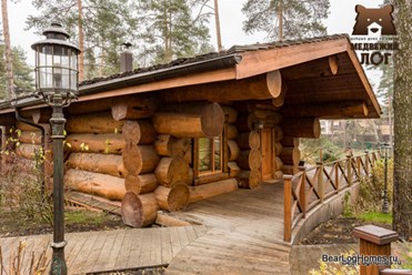 баня Медвежий угол из рубленного бревна кедра диаметром от 600 мм