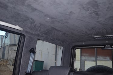 УАЗ Патриот 2016 г.в. Перетяжка потолка и стоек алькантарой.