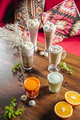 Молочные коктейли клубника/шоколад
Авторский кофе
Фреш морковный/серьдереевый