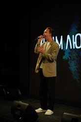 Школа музыки Анны Суворовой «ASNOVA» работает для всех тех, кто хочет стать музыкантом, вне зависимости от возраста и уровня подготовки.