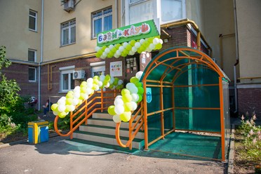 Для удобства наших клиентов оборудована парковка для колясок в Бэби-клуб