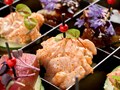 Мы подобрались к нашим закусками максимально близко