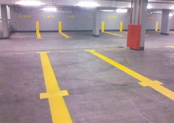 паркинг ул. Нижне-Каменская, 2014г.