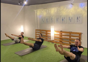 Групповые занятия с малым оборудованием