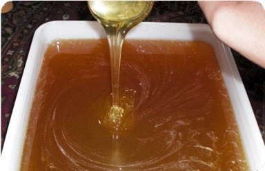 Свежий сибирский воздух и дикие растения позволяют получать самый настоящий сибирский таежный мед. Такой мед впитывает в себя все ароматы таежных лесов и лугов, отчего считается особенно вкусным.