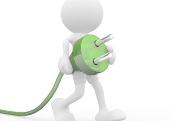 Наши электрики выполняют такие услуги:
- диагностика электросети;
- устранение неисправности в электропроводке;
- замена выключателей, розеток;
- подключение бытовой техники;
- установка люстр, стабил