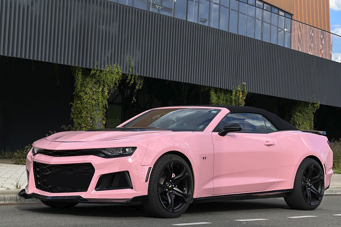 Chevrolet Camaro pink кабриолет на прокат в г. Сочи, Сириус - "Premiumcarsochi"