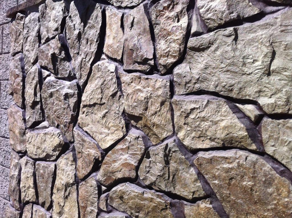 Компания "Строй-Макс" выполнит профессиональную укладку натурального (природного) камня, работы по благоустройству территорий любой сложности. Укладка тротуарной плитки, установка бордюров!