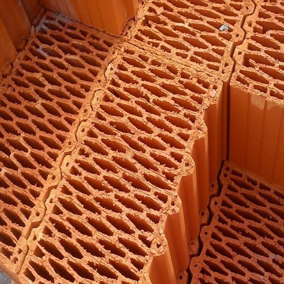 Керамические блоки: понятие - теплые и теплоёмкие