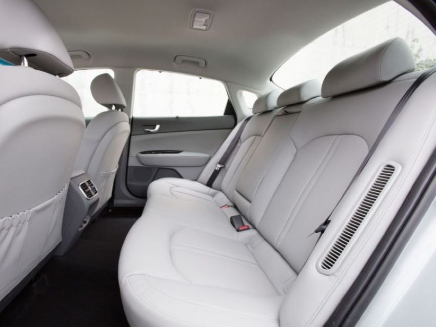 Салон автомобиля для трансфера