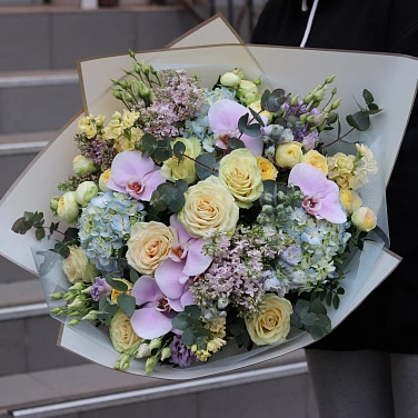 Авторский букет цветов с доставкой