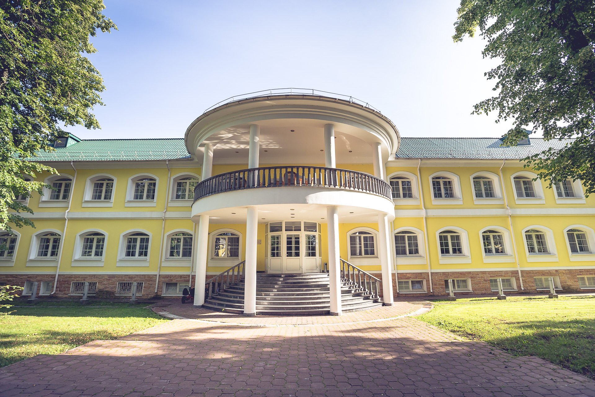 Главный корпус отеля