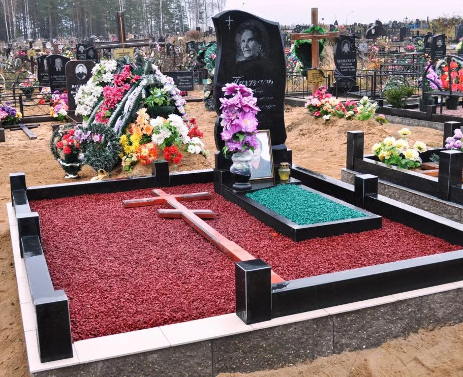 Гарантию на изделия и монтаж. Дерево памятник на могилу. Памятники на могилу. Гранит или мрамор, любые размеры и формы. Нанесение памятных надписей, фотографий, изготовление табличек и медальонов. Гарантию на изделия и монтаж. Дерево памятник на могилу. Памятники на могилу. Гранит или мрамор, любые размеры и формы. Нанесение памятных надписей, фотографий, изготовление табличек и медальонов.