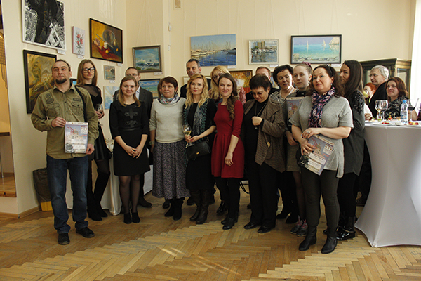 Участники-художники выставки, представители итальянского консульства.