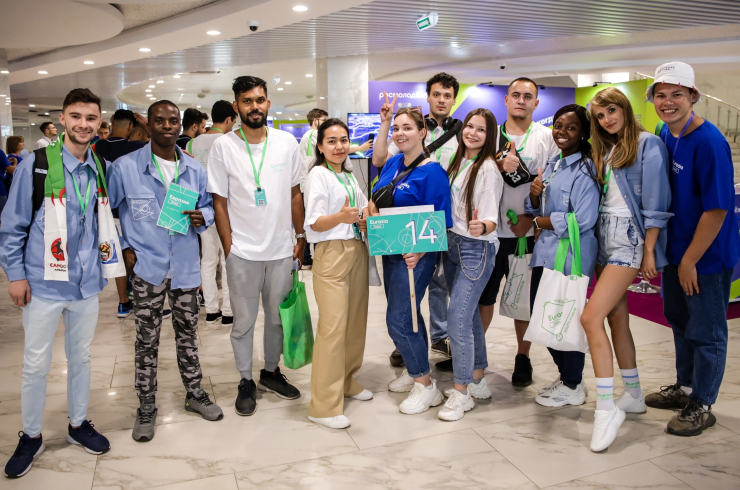 Эксперты и участники отметили высокий уровень технологичности форума. Максимальное число одновременных пользовательских подключений к сети Wi-Fi достигало 400.