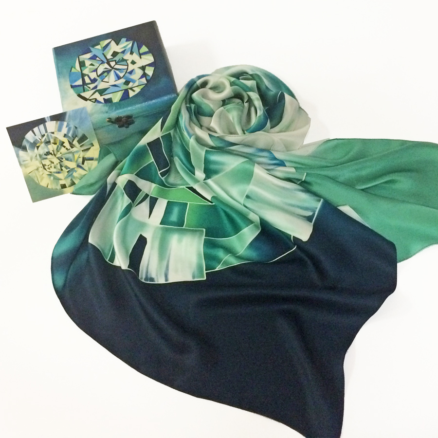 Шелковый платок ручной росписи батик, 90х90 см. атлас, деревянная шкатулка и открытка в едином дизайне Алмаз грин