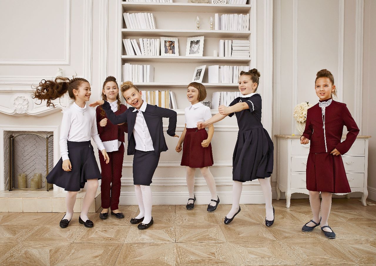 Будьте в форме летом!!!
Красивая, стильная коллекция школьной одежды для девочек, уже доступна для заказа на нашем сайте.Размеры от 122 до 170
Цвета:синий,бордовый, чёрный, зелёный,серый