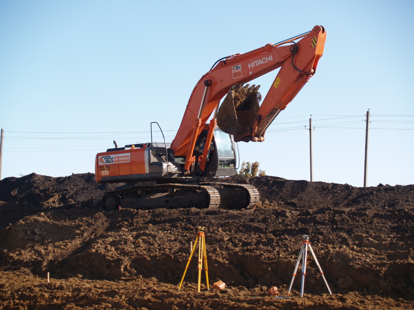 Работу машинист гусеничного экскаватора. Hitachi zx330. Hitachi экскаватор 2022. Хитачи 880 экскаватор. Хитачи экскаватор 80000.