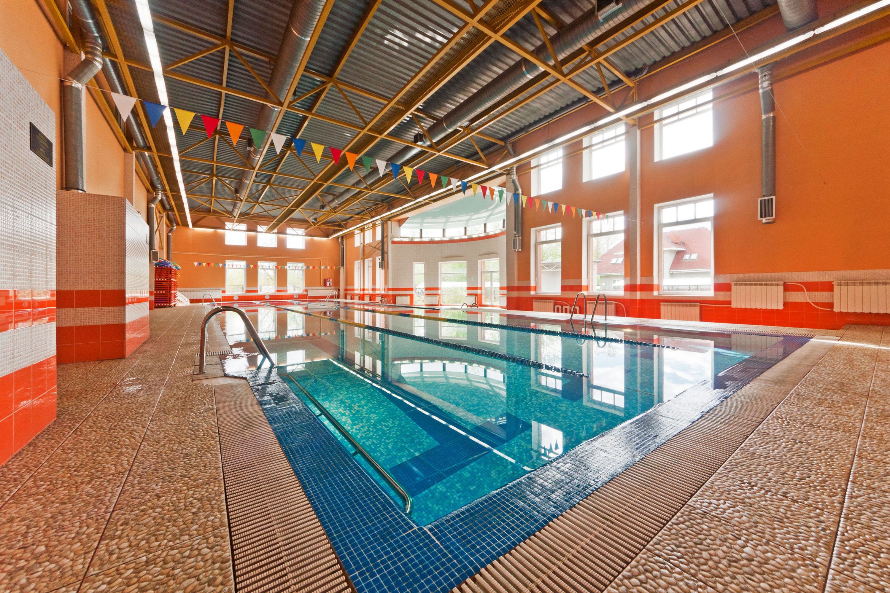 бассейн спорткомплекса отеля К-Визит