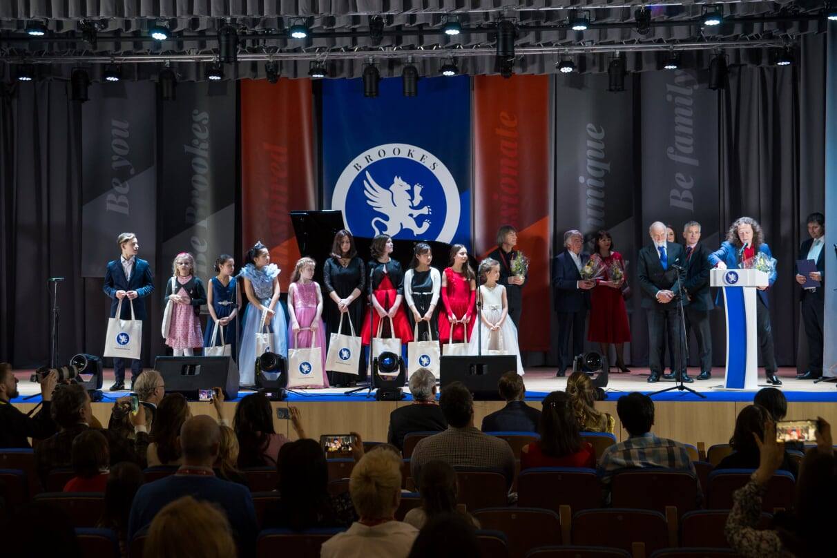 Премия «The Gryphon Award», учрежденная Международной школой Brookes Moscow при поддержке Российско-британской торговой палаты (RBCC)