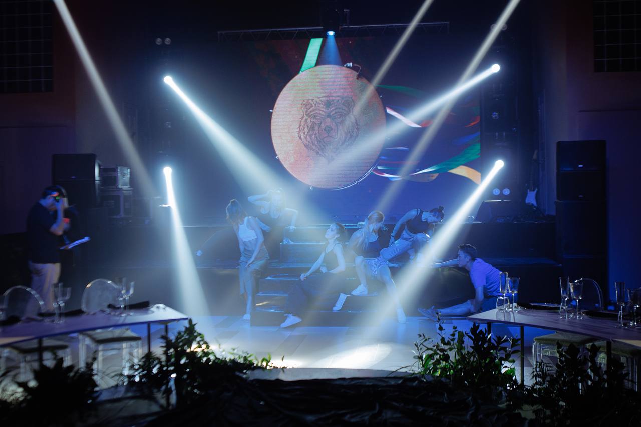 Пространство F/2