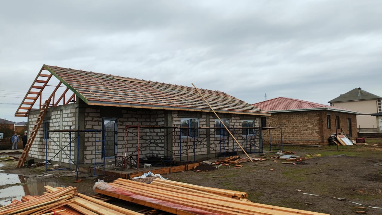 Орехово (возле Евпатории). Цвет окон - Антрацит.