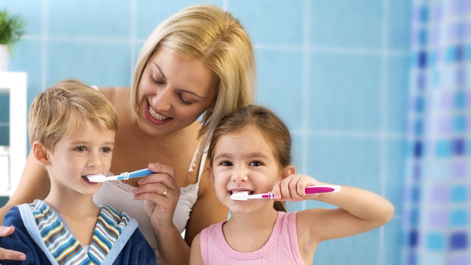 Гигиена детей 2 3 лет. Чистим зубы!. Ребенок чистит зубы. Гигиена полости рта для детей. Гигиена полости рта у дошкольников.